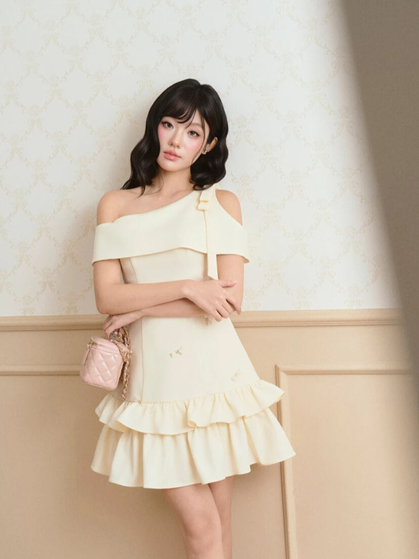 비대칭 리본 오프숄더 레이어드 플레어 원피스