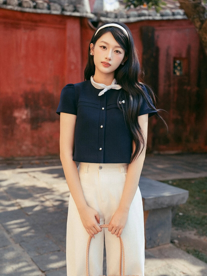 네이비 체크 리본 블라우스 · 데일리 오피스룩